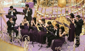 X'mas performance at Metro Plaza in 2006